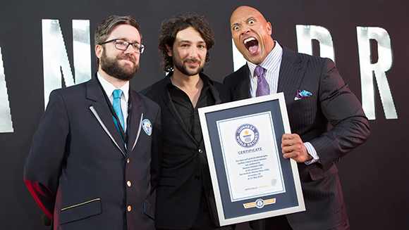 SanAndreas-Dwayne-Johnson-TheRock-selfies-record-headline tcm25-379466