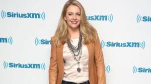 ‘Sabrina’ Star Melissa Joan Hart Reunites with Voice of Salem for Hilarious New Commercial