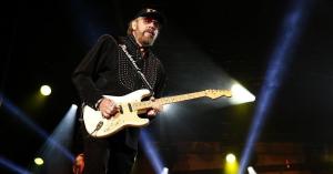 Hank Williams Jr. Fans Flock to Country Singer’s Instagram Following the Death of Wife Mary Jane Thomas