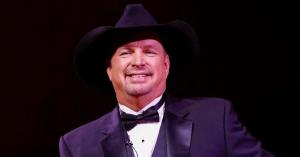 Garth Brooks Gets Emotional During Kennedy Center Honors Tribute