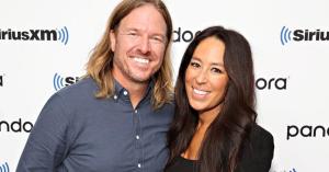 ‘Fixer Upper’ Couple Joanna and Chip Gaines’ Relationship, Rise to Fame and Controversies