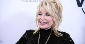 Dolly Parton Shares Rare Photo With Husband Carl Dean in Honor of Thanksgiving