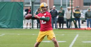 Aaron Rodgers Skips Packers Workout Amid Team Drama