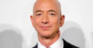 Jeff Bezos Announces Date He Will Step Down as Amazon CEO