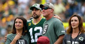 Brett Favre Reacts to Aaron Rodgers’ Rift With Packers