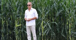 Kevin Costner’s ‘Field of Dreams’ Has Fans Ravenous, Streaming Film in Droves After MLB Tribute Game