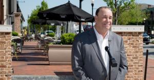 ‘Bar Rescue’ Star Jon Taffer Apologizes After Comparison of Restaurant Workers to ‘Obedient Dogs’