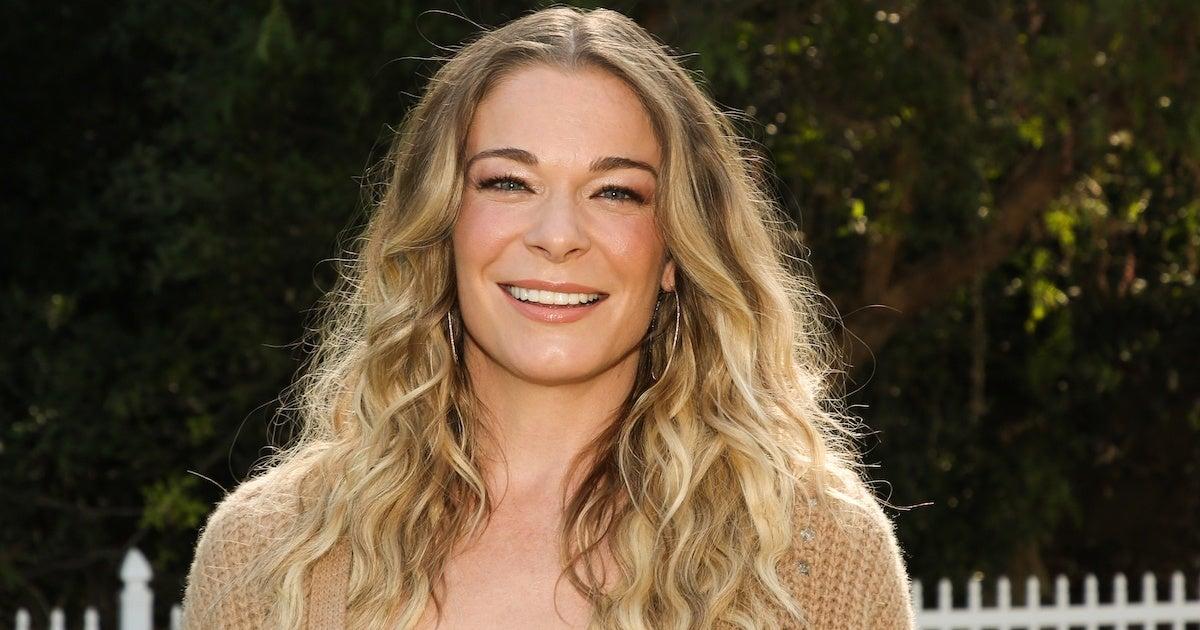 LeAnn Rimes Opens up About Checking Into Treatment Center(01)