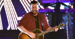 Chris Young Announces Famous Friends Tour 2021