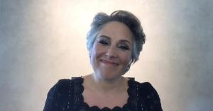 Ricki Lake Embraces Her Hair Loss in Intimate Photo