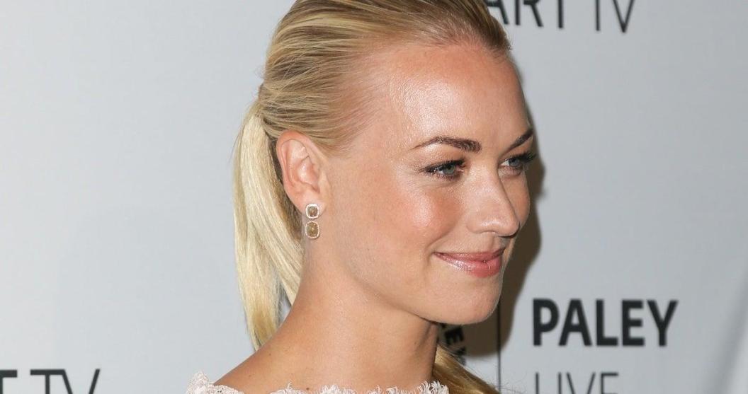 dexter-yvonne-strahovski-20108643.jpg