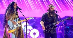 Chris Stapleton Teams With H.E.R. for Performance of ‘Hold On’ During CMT Music Awards