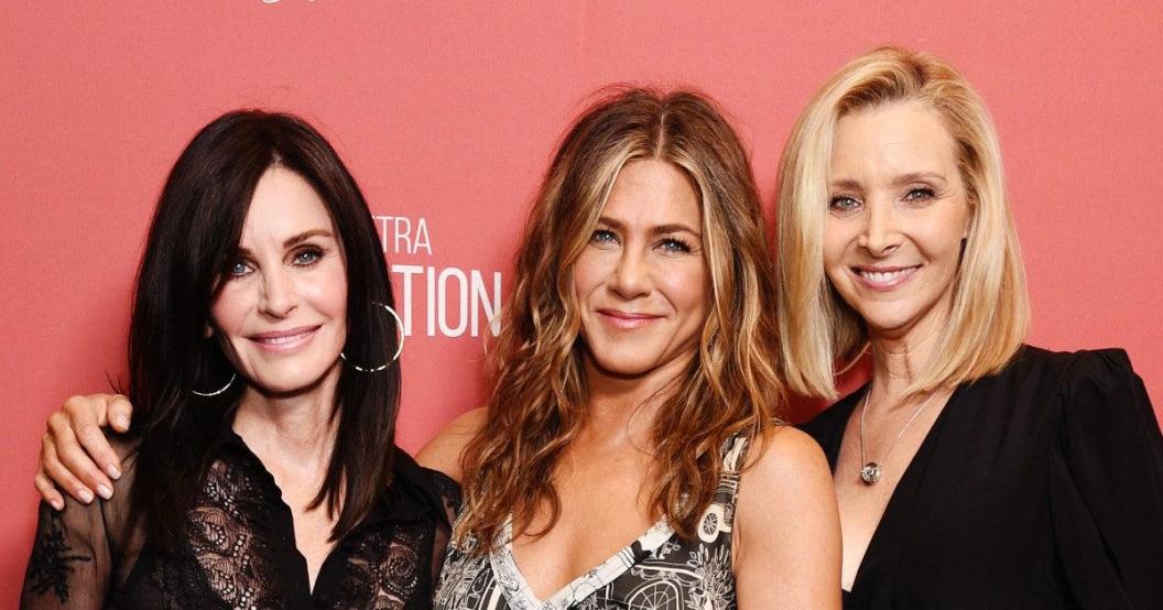 firends-co-stars-courteney-cox-jennifer-aniston-lisa-kudrow-20110421.jpg