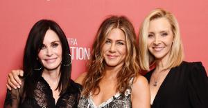 Lisa Kudrow Opens up About ‘Jarring’ Body Image Experience During ‘Friends’