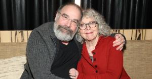 Mandy Patinkin Connects With Grieving ‘Princess Bride’ Fan in Emotional Video