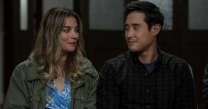 ‘Kevin Can F**K Himself’ Creator Reveals Which Sitcoms Inspired Her Series