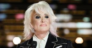 Tanya Tucker Undergoes Emergency Hip Surgery