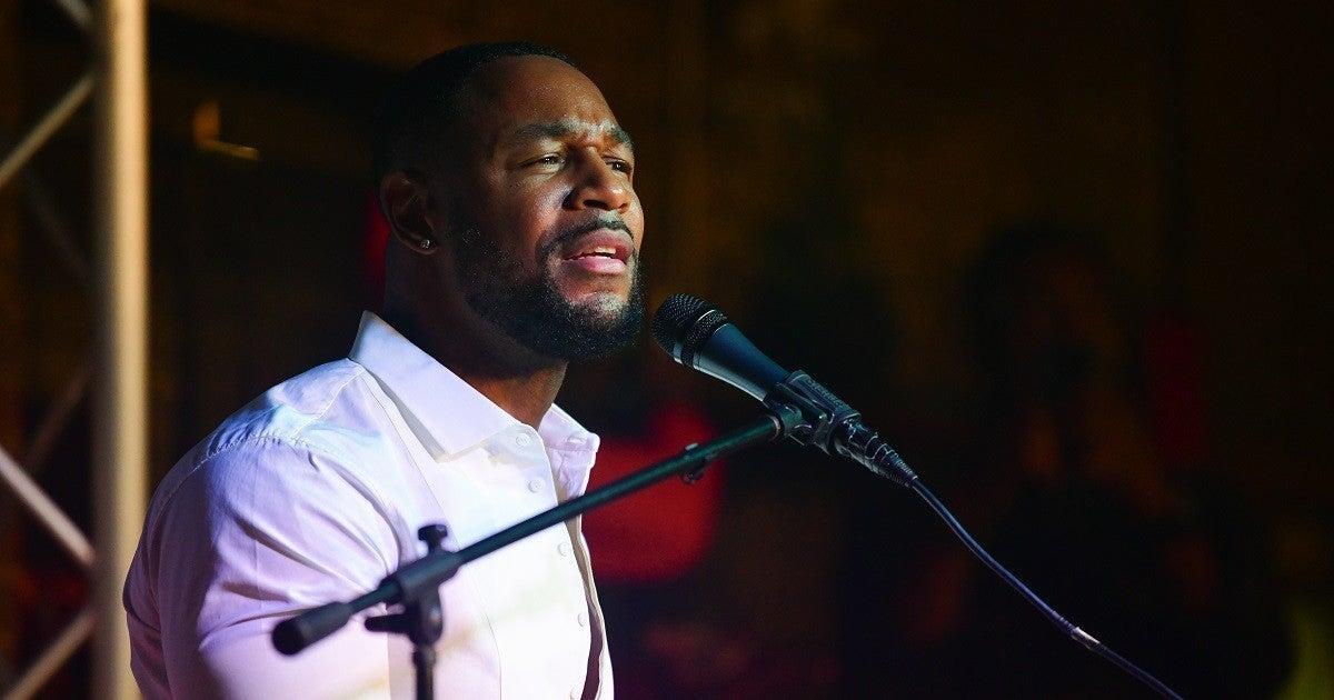 Randb Singer Grammy-Nominated R&B Singer Reveals He's Going Deaf - PopCulture.com