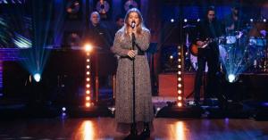 Kelly Clarkson’s ‘Hamilton’ Cover Brings ‘Law & Order: SVU’ Star Mariska Hargitay to Tears