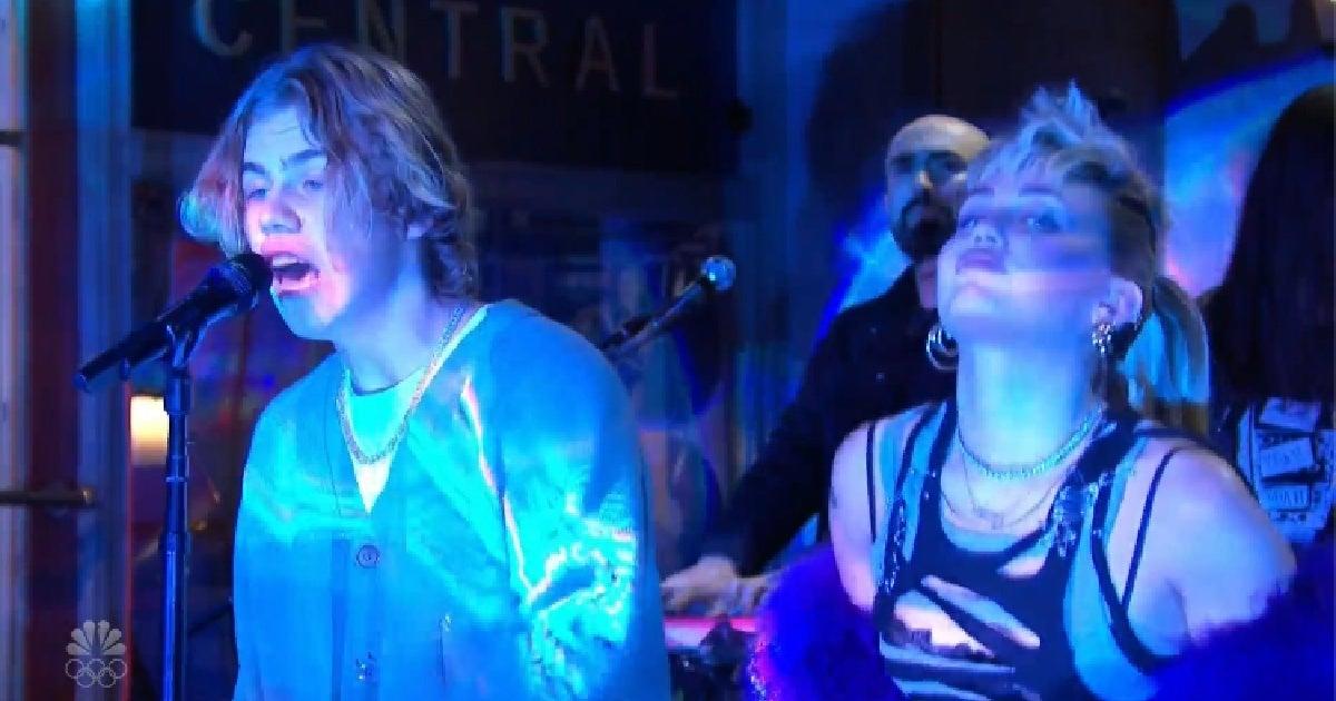 ‘SNL’ Miley Cyrus Brings The Kid LAROI for a Stripped Down Performance