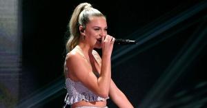 Kelsea Ballerini Reveals Summer Tour With ‘The Voice’ Coach