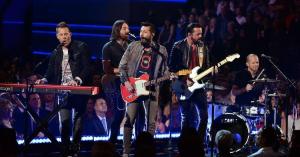 Old Dominion Sets The Band Behind the Curtain Tour for 2021