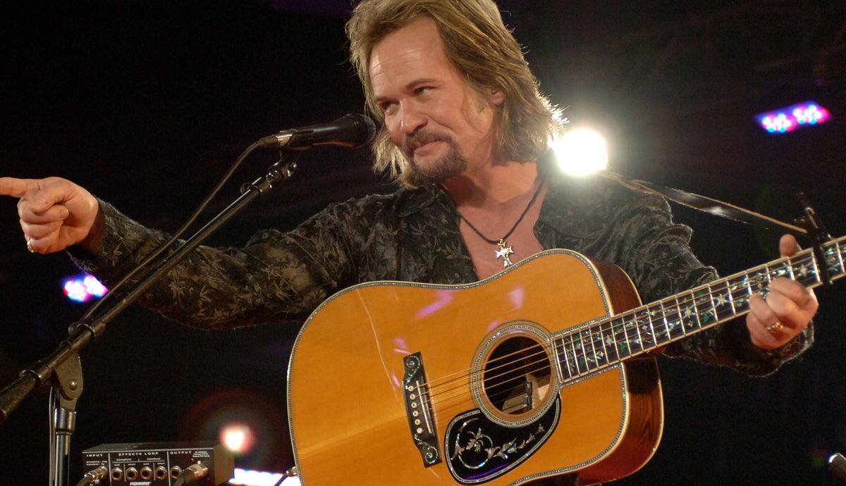 Travis Tritt falls I’ll with pneumonia