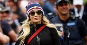 Paulina Gretzky Stuns in Green Crop Top With ‘Southern Charm’ Stars in New Photo