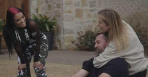 Willie and Korie Robertson Wrestle With Thea Trinidad in ‘At Home With the Robertsons’ Exclusive Clip