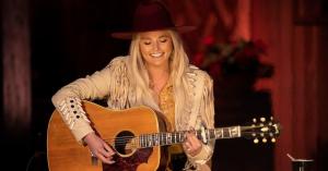 Miranda Lambert, Jack Ingram and Jon Randall Perform by a Campfire During CMT Music Awards