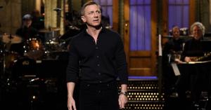 Daniel Craig’s Priceless Reaction to Finding His ‘SNL’ Appearance Is a Popular Meme