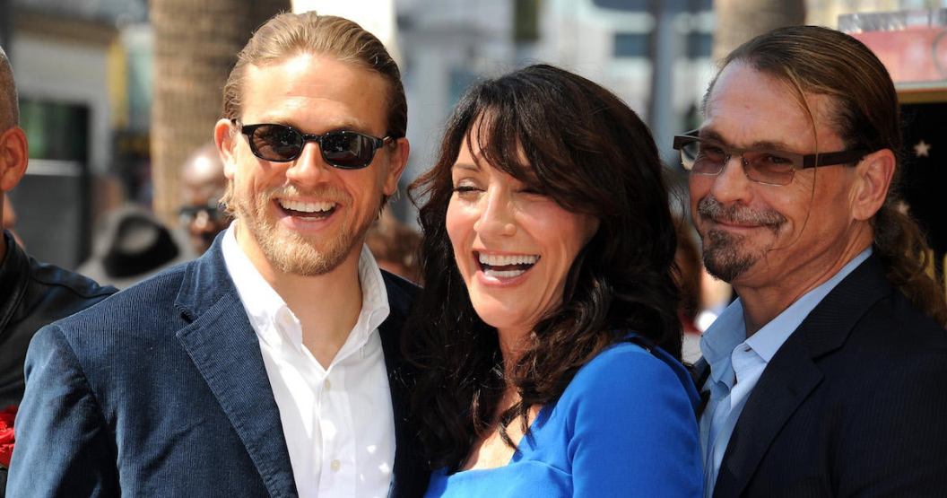 sons-of-anarchy-kurt-sutter-charlie-hunnam-katey-sagal.jpg