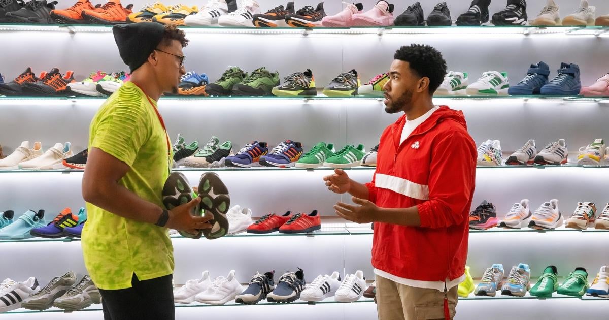 Watch: Patrick Mahomes Is a Sneakerhead in New State Farm Commercial -  PopCulture.com