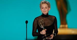 Jean Smart’s Emotional Tribute to Her Late Husband Was a Special 2021 Emmys Moment