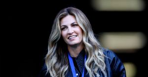 ‘Dancing With the Stars’ Alum Erin Andrews Has Awkward Interaction With NFL Legend on Live TV