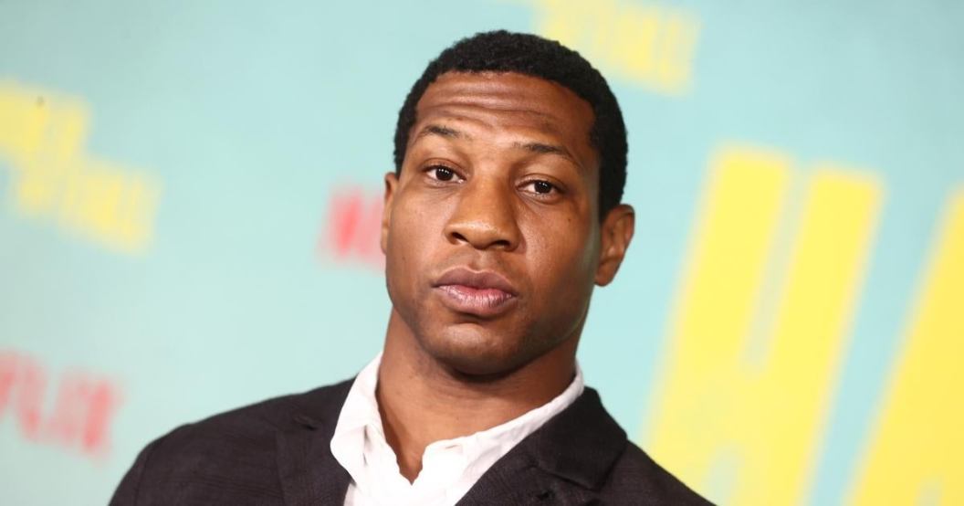 jonathan-majors-working-paul-rudd-ant-man-waspt-quantumania.jpg