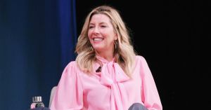 Spanx CEO Gifts Every Employee $10,000 and First-Class Plane Tickets