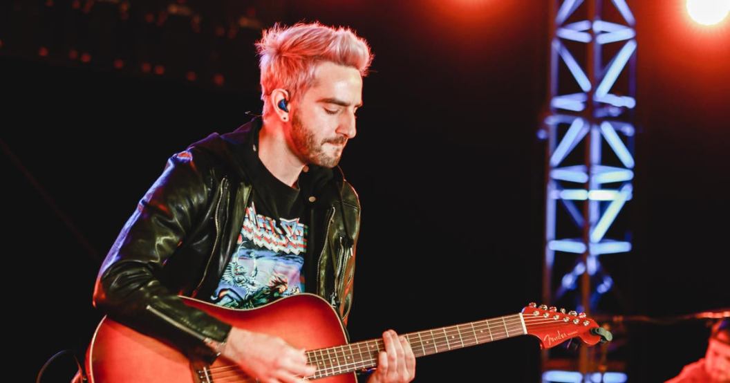 all-time-low-guitarist-jack-barakat.jpg
