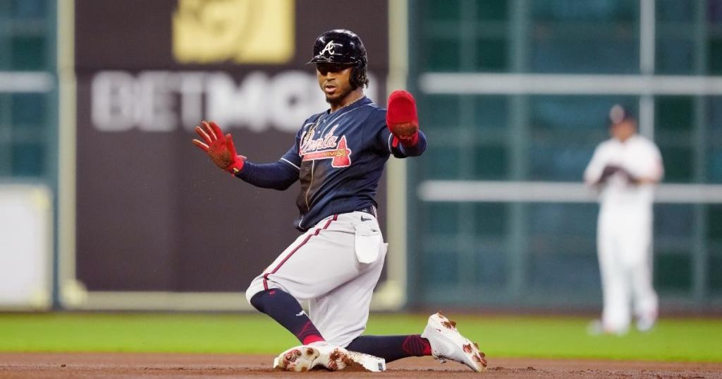 atlanta-braves-ozzie-albies-wins-free-tacos-everyone-world-series-stolen-base.jpg