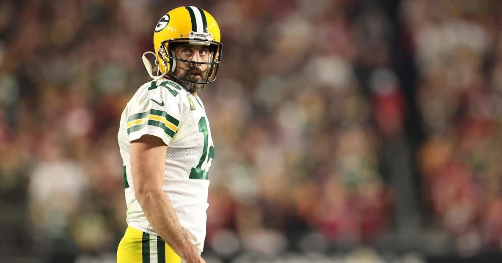 aaron-rodgers-packers-nfl-punish-covid-19-protocols.jpg