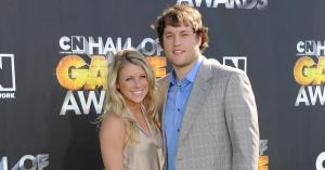 Matthew Stafford’s Wife Kelly Apologizes for Throwing Object at Fan During Rams vs. 49ers Game