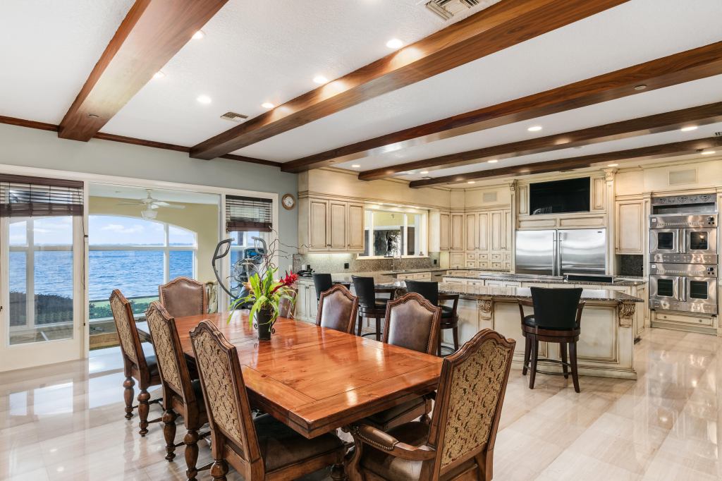 shaq-kitchen-mansion.jpg