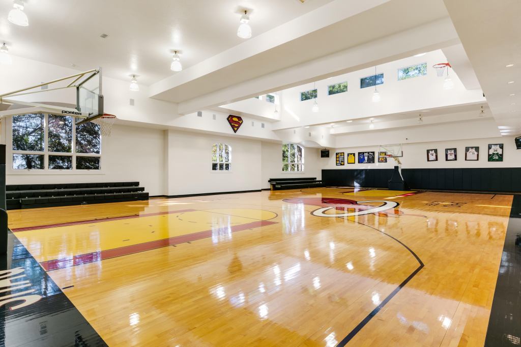 shaq-basketball-court.jpg