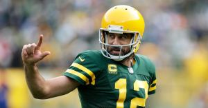 Aaron Rodgers Reportedly Received Alternate Treatment Instead of COVID-19 Vaccine