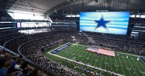 Concession Worker at Cowboys-Raiders Game Gets Into Fight With Fan
