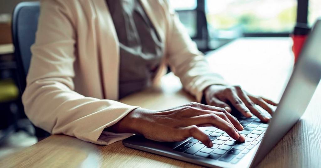 woman-on-computer-stock-image-getty.jpg