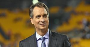 NFL Fans Blast Cris Collinsworth for Praising ‘Honest’ Aaron Rodgers