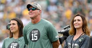 Brett Favre Gives Aaron Rodgers the ‘Best’ Compliment After Tying Packers All-Time Record