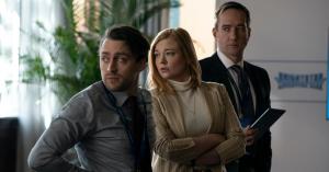 ‘Succession’ Fans Furious After Fan-Favorite Star Snubbed at 2022 Golden Globes Nominations