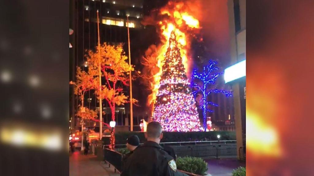 fox-news-christmas-tree.jpg